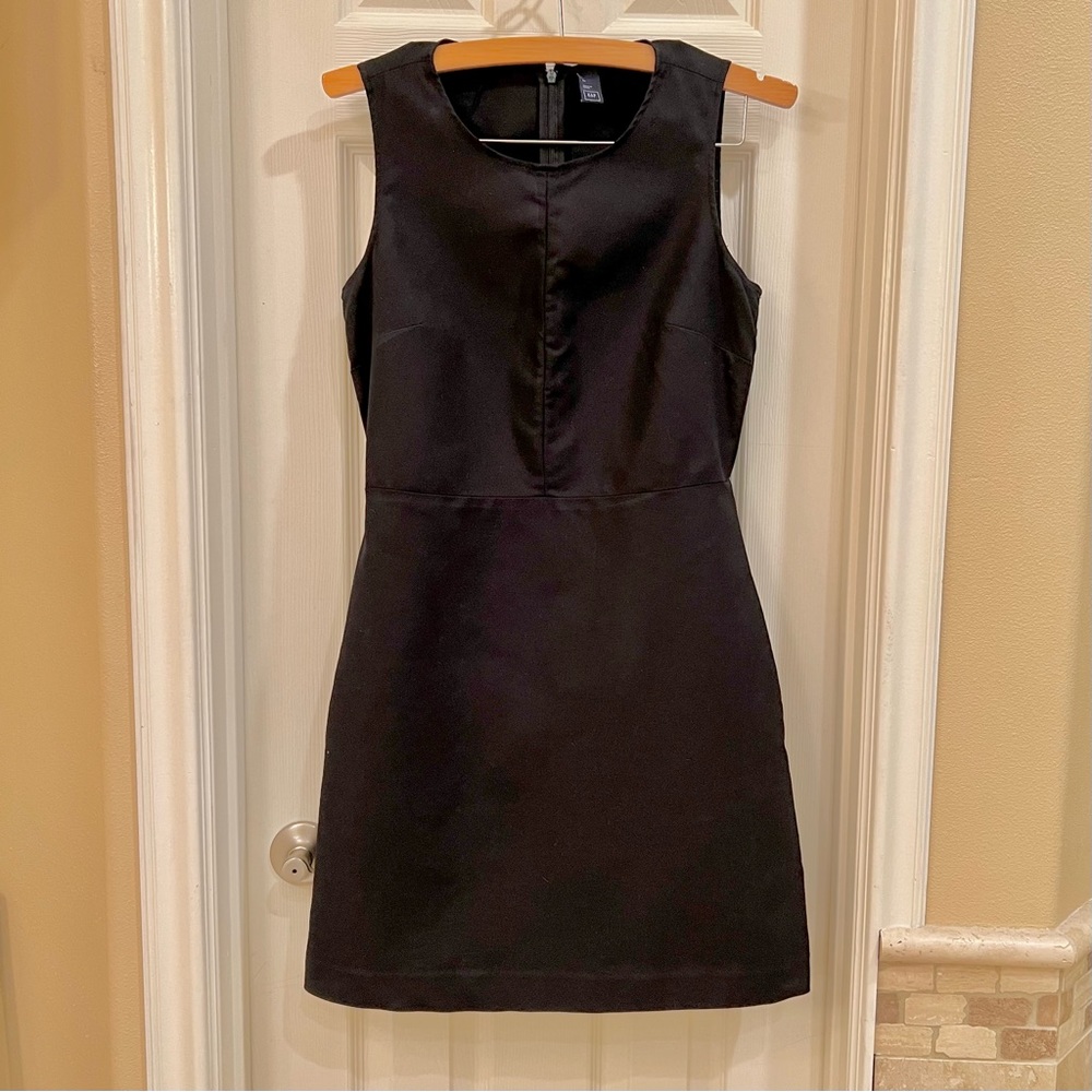GAP Sleeveless Sheath Dress